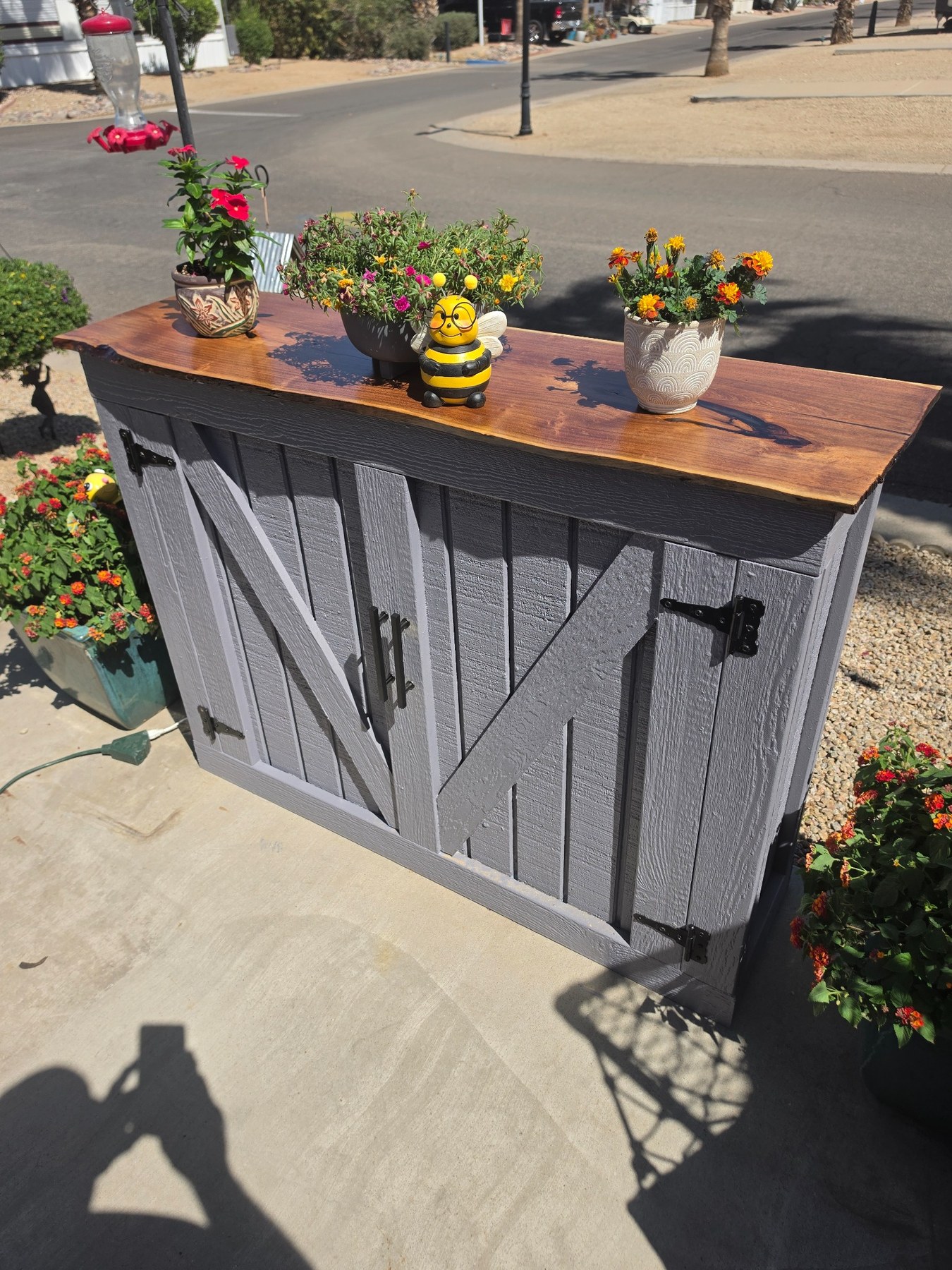 Outdoor placement with decorative top